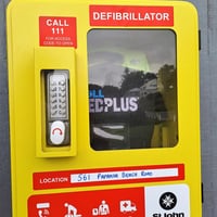 The new AED defib unit is visible from the road as you drive up to the surf club. It’s located at the Mount/Northern end of the club, at ground level next to the garages.